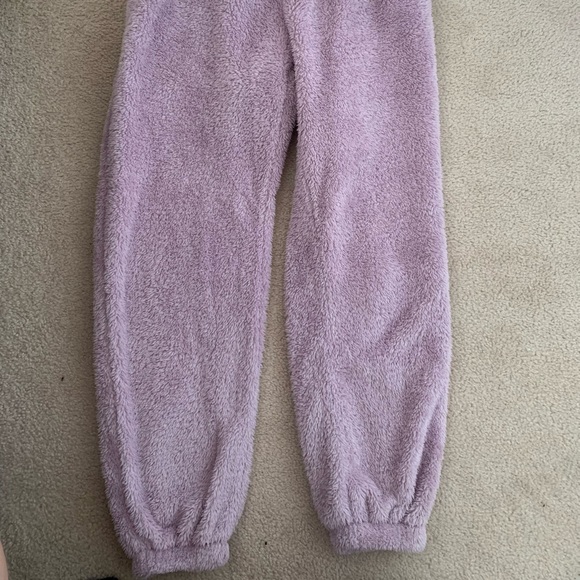 Two piece set. Light purple, fuzzy cropped long-sleeve with matching pants. - Picture 2 of 5